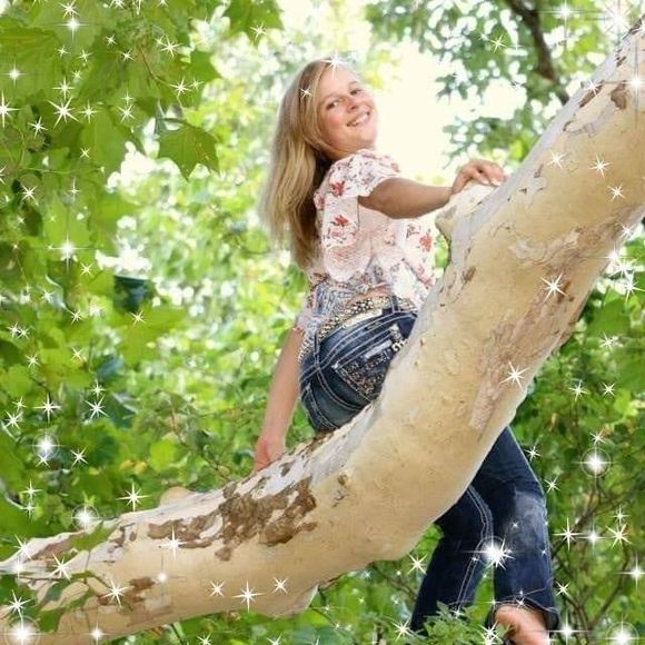 Meet your Posher, Robyn - Picture 1 of 1